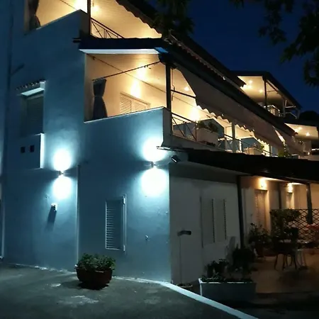 Karavagelis * Rovies